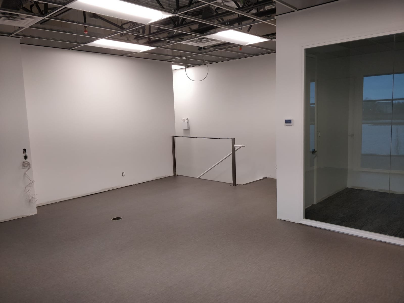 Commercial office carpet tile